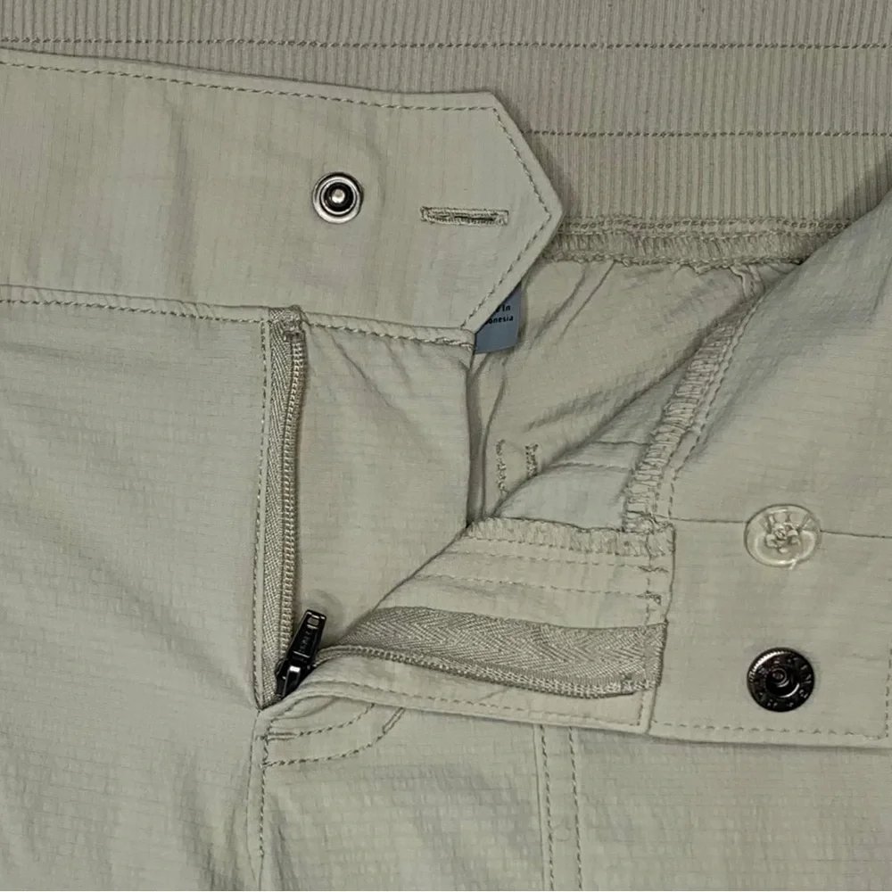 Athleta Tan Trekkie Mid Rise Bermuda Shorts Size 2 - Picture 6 of 14